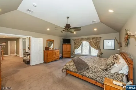 36 Roaring Brook Way West Milford NJ 07480