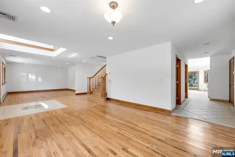 309 South Drive Paramus NJ 07652