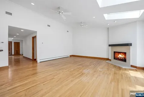 309 South Drive Paramus NJ 07652
