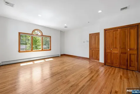 309 South Drive Paramus NJ 07652