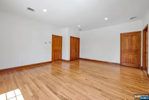 309 South Drive Paramus NJ 07652