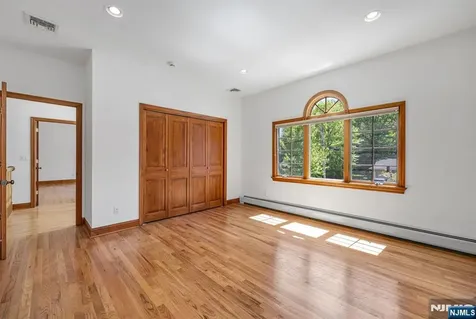 309 South Drive Paramus NJ 07652