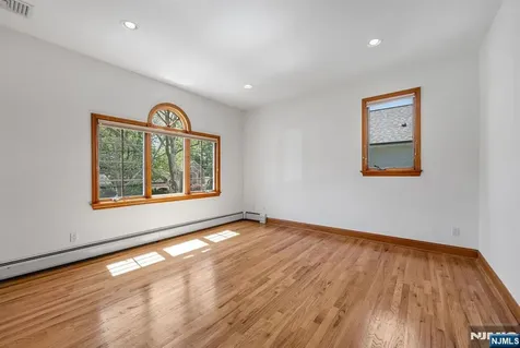 309 South Drive Paramus NJ 07652