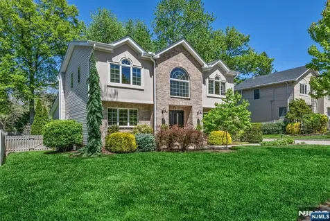 309 South Drive Paramus NJ 07652