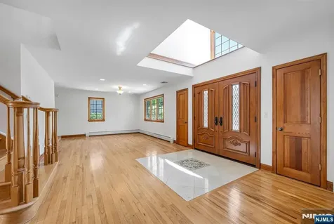 309 South Drive Paramus NJ 07652