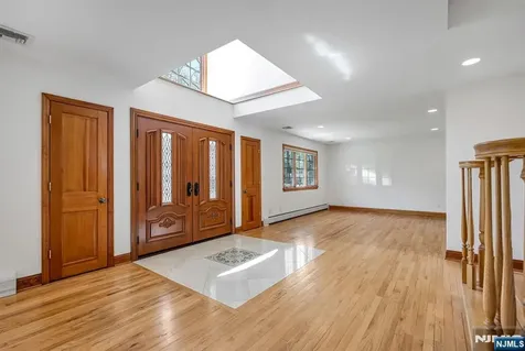 309 South Drive Paramus NJ 07652
