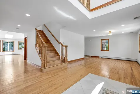 309 South Drive Paramus NJ 07652