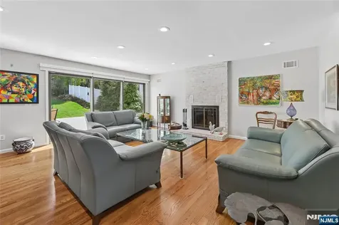 160 Magnolia Avenue Tenafly NJ 07670