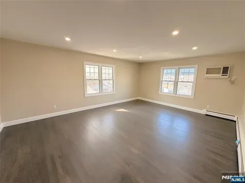 356 Westminster Lodi NJ 07644