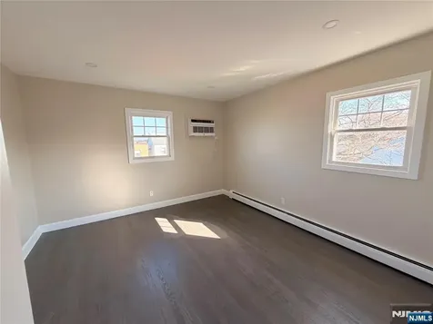 356 Westminster Lodi NJ 07644