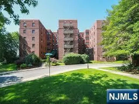 2333 Hudson Terrace Fort Lee NJ 07024