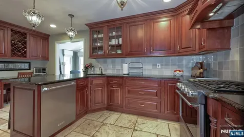 23 Erli Street Wayne NJ 07470