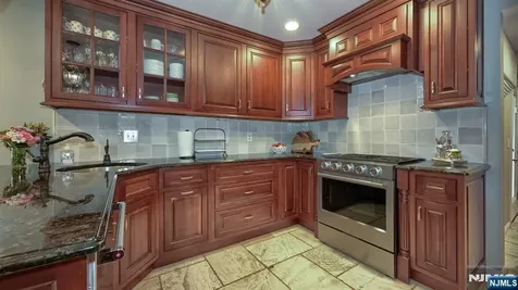 23 Erli Street Wayne NJ 07470