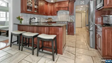 23 Erli Street Wayne NJ 07470