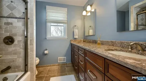 23 Erli Street Wayne NJ 07470