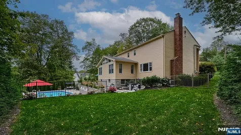 23 Erli Street Wayne NJ 07470