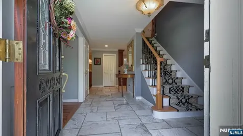 23 Erli Street Wayne NJ 07470
