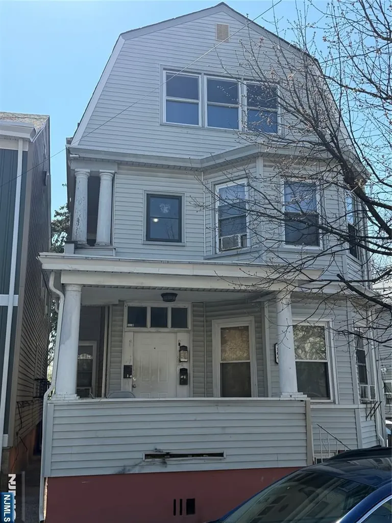 164 N 3rd Street Paterson NJ 07522
