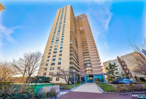 6040 Boulevard East West New York NJ 07093