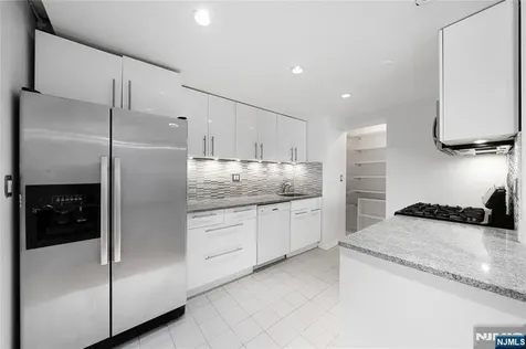 6040 Boulevard East West New York NJ 07093