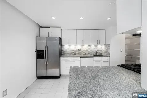6040 Boulevard East West New York NJ 07093