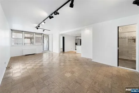 6040 Boulevard East West New York NJ 07093
