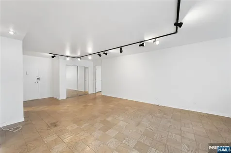 6040 Boulevard East West New York NJ 07093
