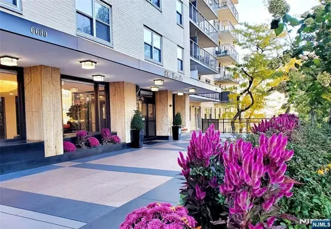6600 Boulevard East West New York NJ 07093