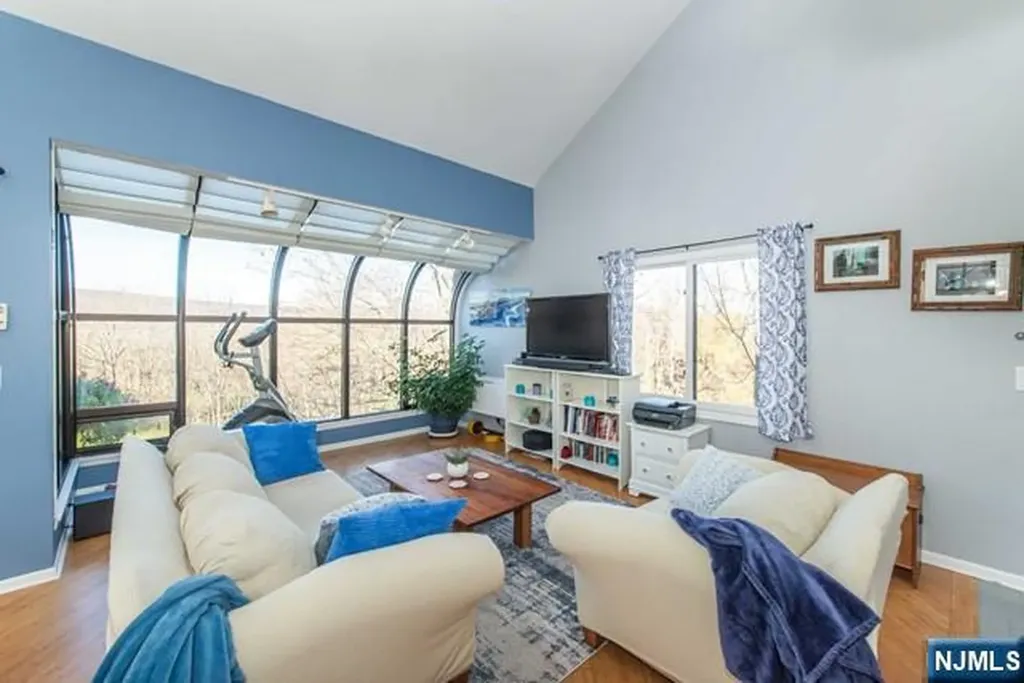 2 Falkenstein Drive Vernon NJ 07462