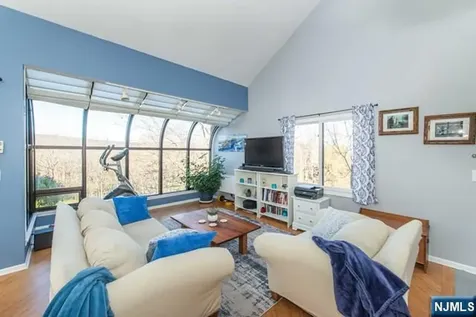 2 Falkenstein Drive Vernon NJ 07462