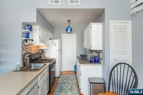 2 Falkenstein Drive Vernon NJ 07462