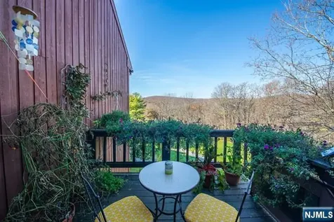 2 Falkenstein Drive Vernon NJ 07462