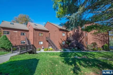2 Falkenstein Drive Vernon NJ 07462