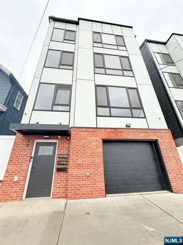 39 7th Street Newark NJ 07107