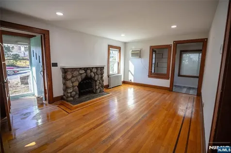 31 Spring Valley Avenue Paramus NJ 07652