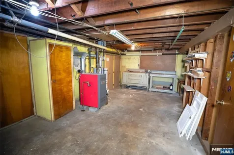 31 Spring Valley Avenue Paramus NJ 07652