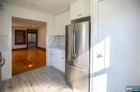 31 Spring Valley Avenue Paramus NJ 07652