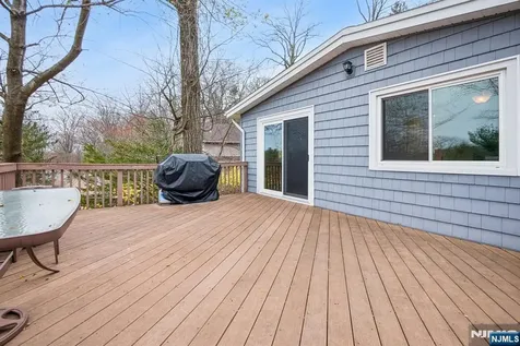 10 Laurel Trail Kinnelon Borough NJ 07405