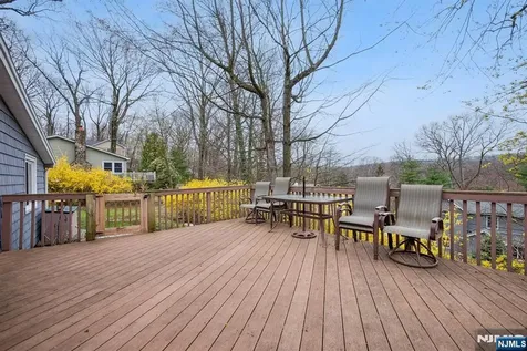 10 Laurel Trail Kinnelon Borough NJ 07405