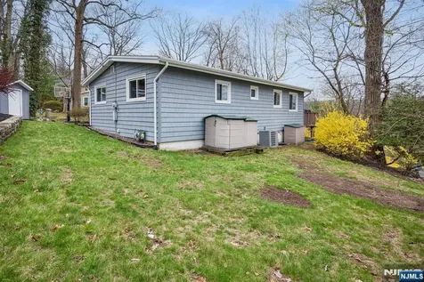 10 Laurel Trail Kinnelon Borough NJ 07405