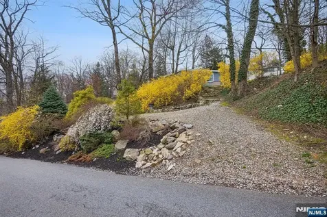 10 Laurel Trail Kinnelon Borough NJ 07405