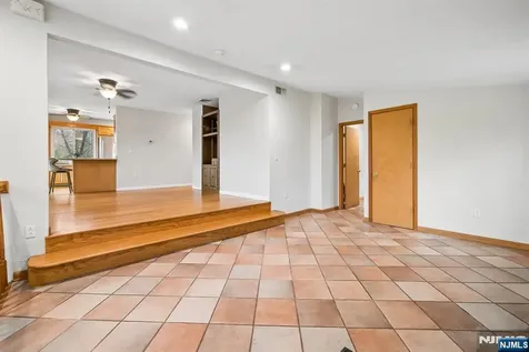 10 Laurel Trail Kinnelon Borough NJ 07405