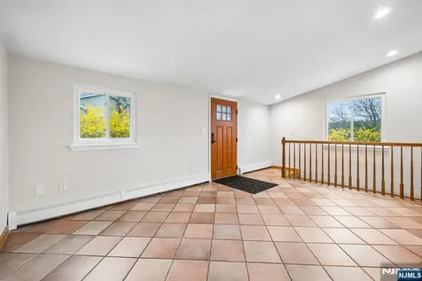 10 Laurel Trail Kinnelon Borough NJ 07405