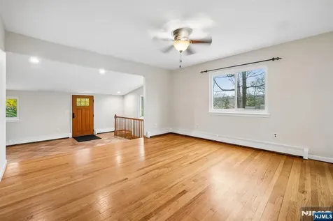 10 Laurel Trail Kinnelon Borough NJ 07405