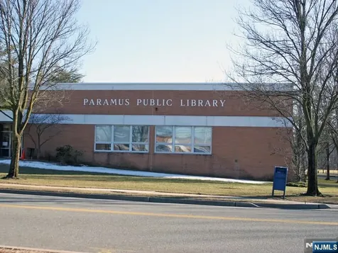 90 Arnot Place Paramus NJ 07652