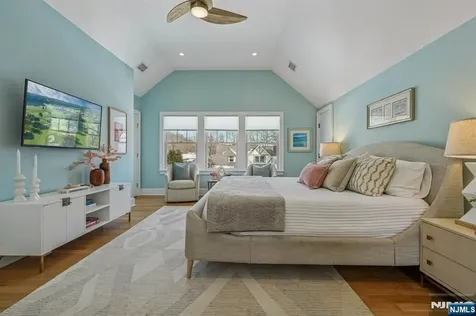 10 Mountain Terrace Montclair NJ 07043