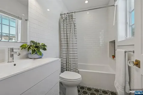 10 Mountain Terrace Montclair NJ 07043