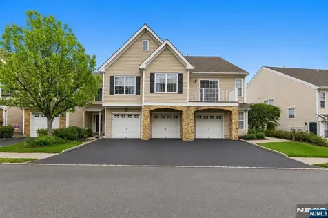 131 Mountainside Drive Pompton Lakes NJ 07442