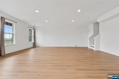 131 Mountainside Drive Pompton Lakes NJ 07442