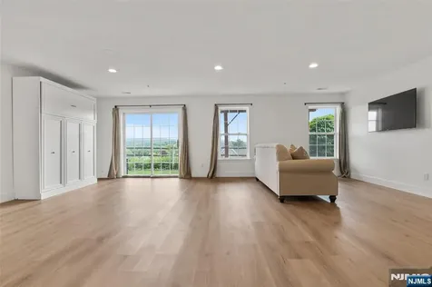 131 Mountainside Drive Pompton Lakes NJ 07442